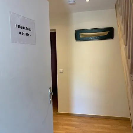 Le Jeanne D'Arc - Appartements Meubles Gien Exterior foto