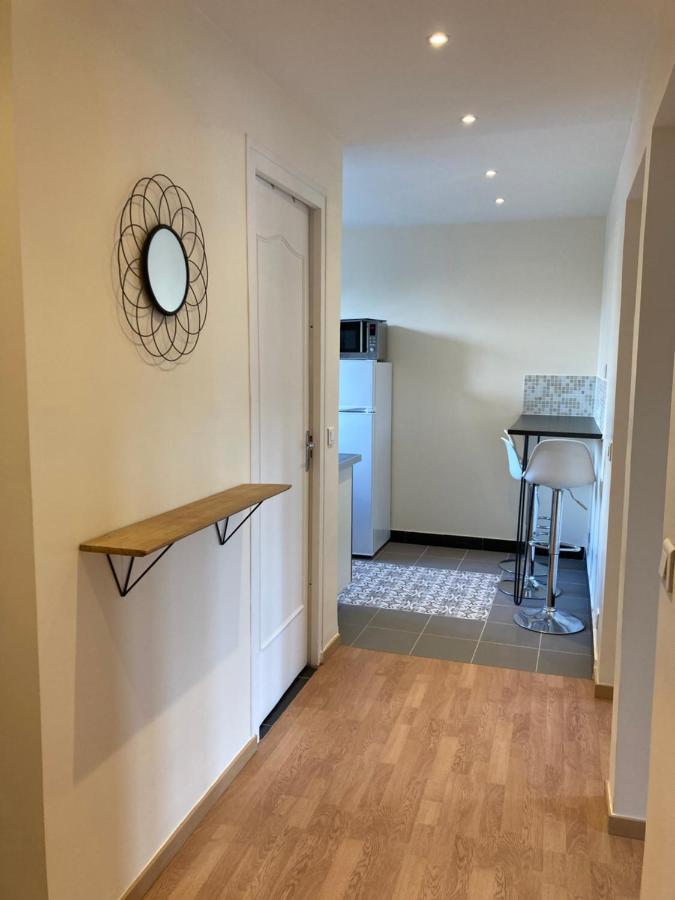 Le Jeanne D'arc - Meubles Apartment